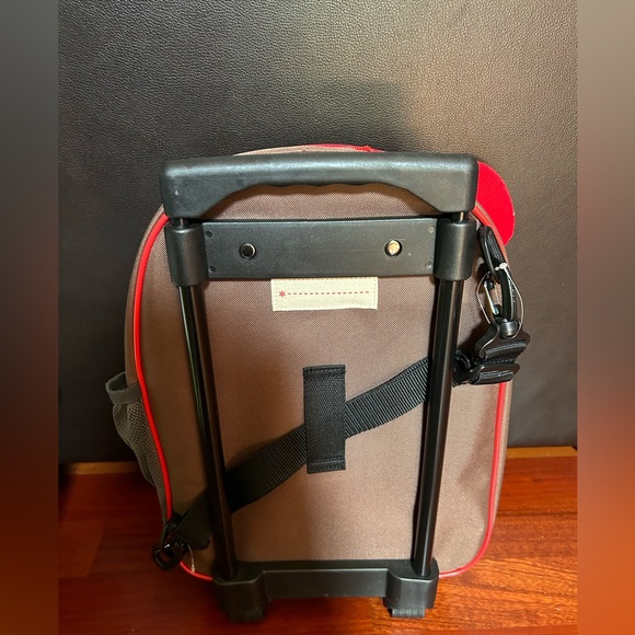 NEW SKIP HOP LUGGAGE WITH WHEELS - Picture 2 of 9